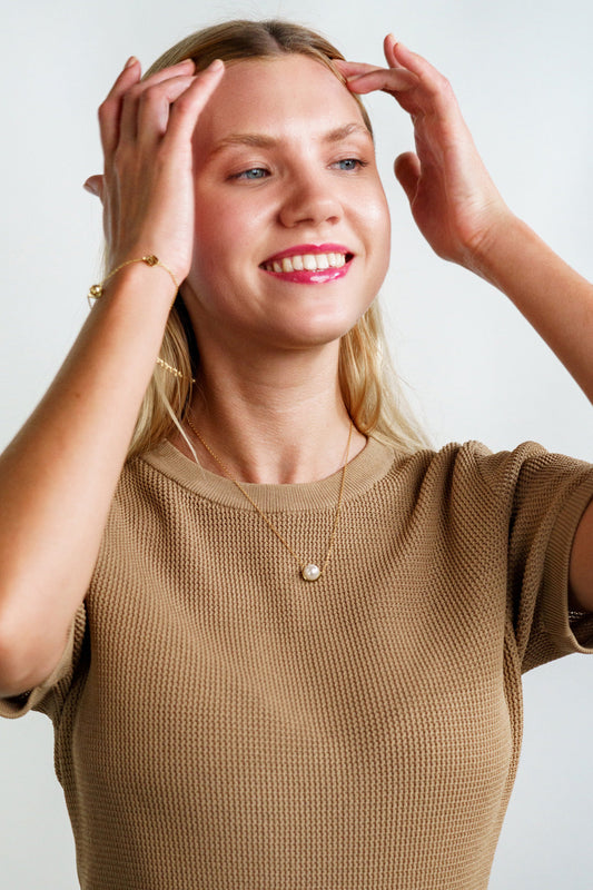 ADAGIO CRESCENT NINE-2-FIVE PEARL NECKLACE GOLD