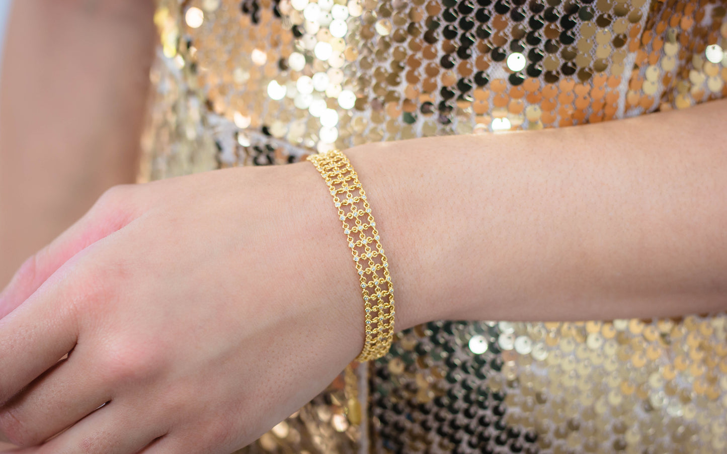 A CHRISTMAS JOURNEY SOIGNEE BRACELET GOLD