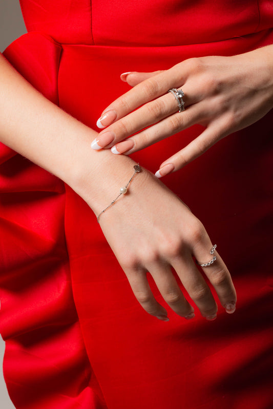 RED CARPET GLOBE PEARL BRACELET SILVER