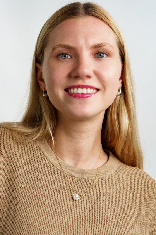 ADAGIO NINE-2-FIVE PEARL OVAL HOOPS GOLD