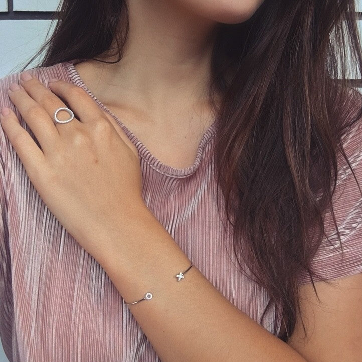 KISS HUG ROSE GOLD BANGLE