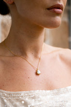 Load image into Gallery viewer, SYDNEY SOIRÉE  ELAINE CUSHION CUT PENDANT GOLD